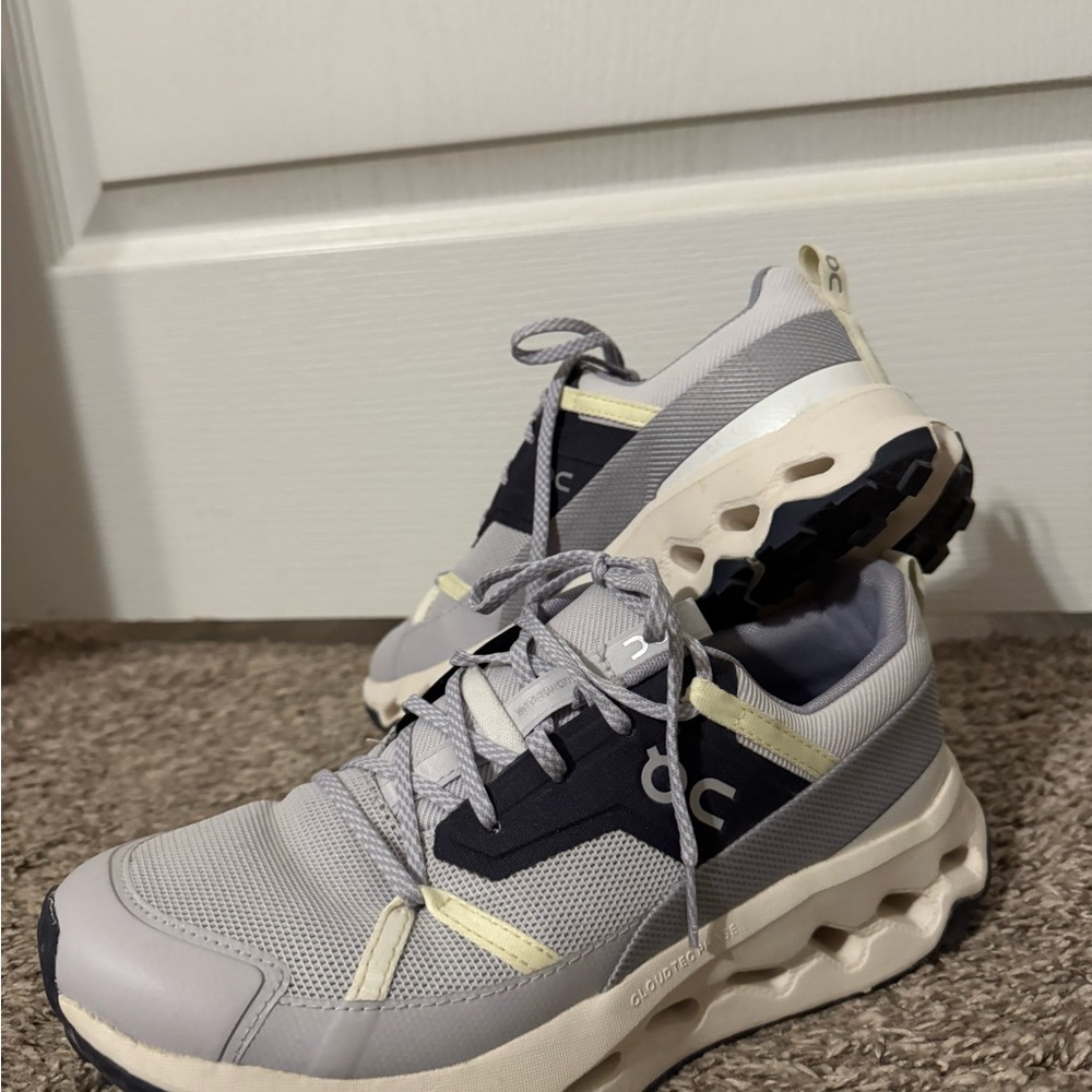 On Cloudhorizon Running Lavender and Ivory